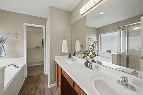 10235 Mills Run Drive Houston TX 77070