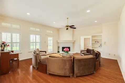 95 Rosewood Street Lake Jackson TX 77566