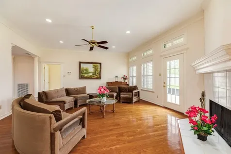 95 Rosewood Street Lake Jackson TX 77566