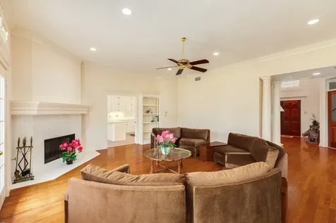 95 Rosewood Street Lake Jackson TX 77566