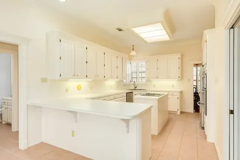 95 Rosewood Street Lake Jackson TX 77566