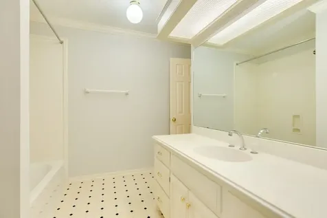 95 Rosewood Street Lake Jackson TX 77566