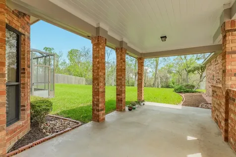 95 Rosewood Street Lake Jackson TX 77566