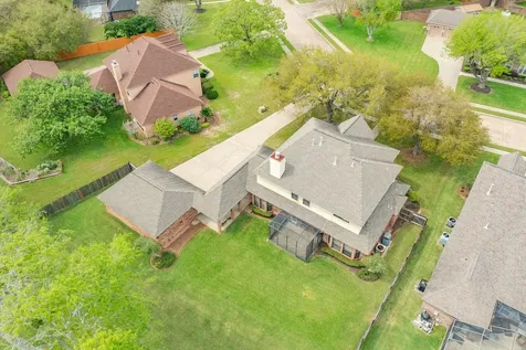 95 Rosewood Street Lake Jackson TX 77566