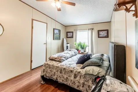 66 Horseshoe Lake Road Huntsville TX 77320
