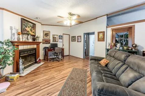 66 Horseshoe Lake Road Huntsville TX 77320