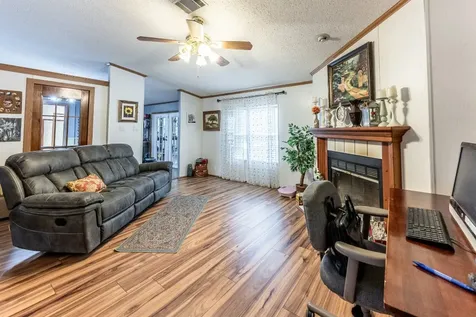 66 Horseshoe Lake Road Huntsville TX 77320