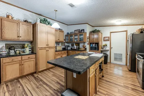 66 Horseshoe Lake Road Huntsville TX 77320