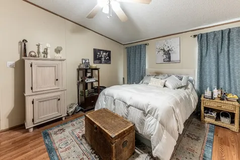 66 Horseshoe Lake Road Huntsville TX 77320