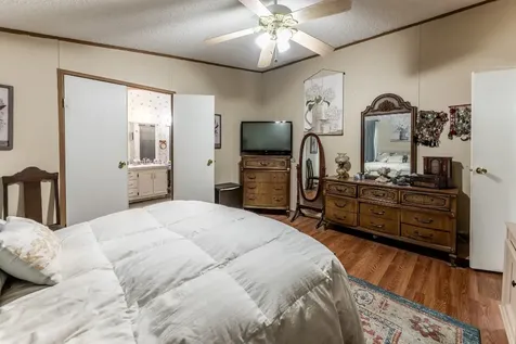 66 Horseshoe Lake Road Huntsville TX 77320