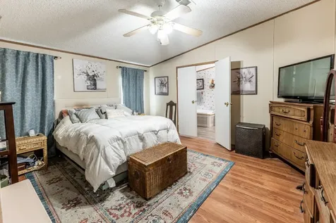 66 Horseshoe Lake Road Huntsville TX 77320