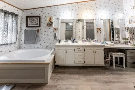 66 Horseshoe Lake Road Huntsville TX 77320