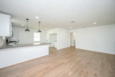 4710 Hershe Street Houston TX 77020