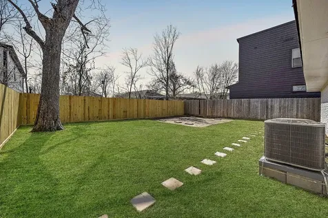 4710 Hershe Street Houston TX 77020
