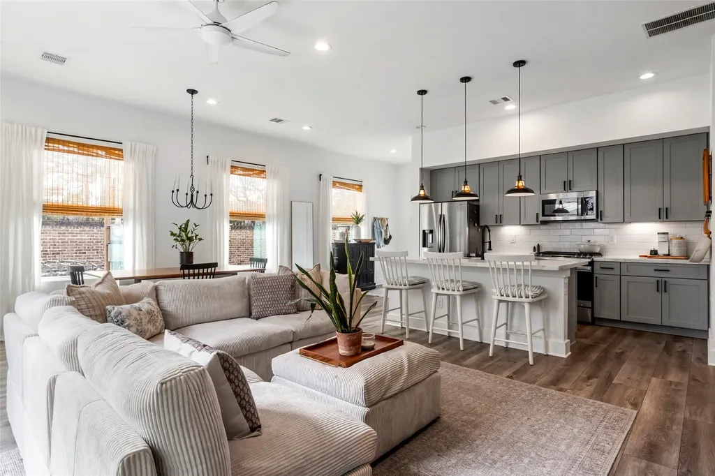5202 Pinemont Creek Lane Houston TX 77018