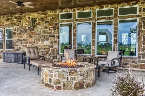 6868 Fm 360 Road Needville TX 77461