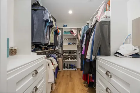 2011 De Milo Drive Houston TX 77018