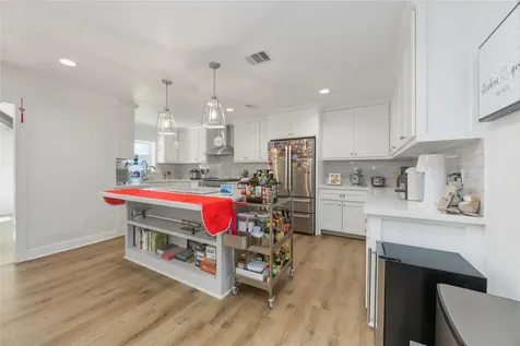 2011 De Milo Drive Houston TX 77018