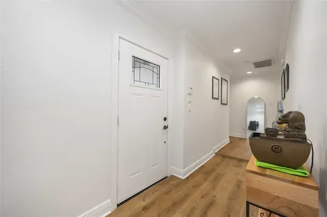 2011 De Milo Drive Houston TX 77018