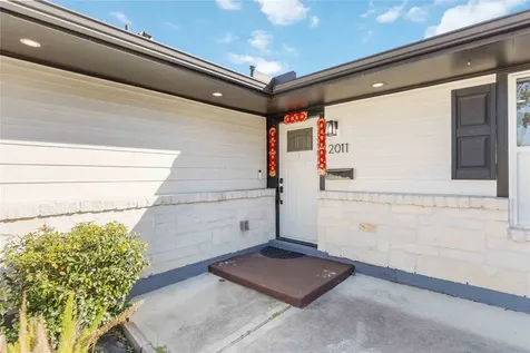 2011 De Milo Drive Houston TX 77018