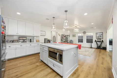 2011 De Milo Drive Houston TX 77018