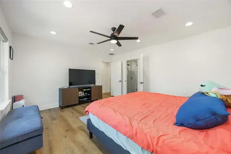 2011 De Milo Drive Houston TX 77018