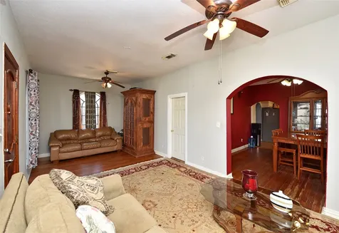 4104 Walker Street Houston TX 77023