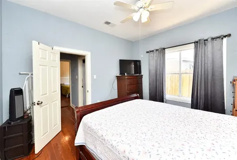 4104 Walker Street Houston TX 77023