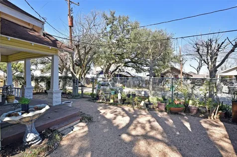 4104 Walker Street Houston TX 77023