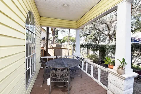 4104 Walker Street Houston TX 77023