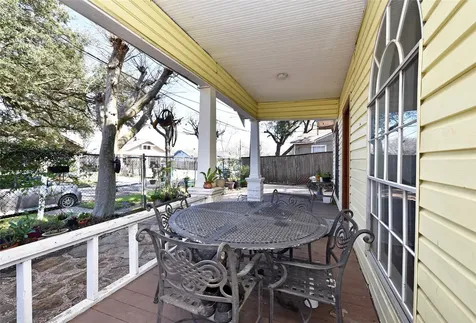 4104 Walker Street Houston TX 77023