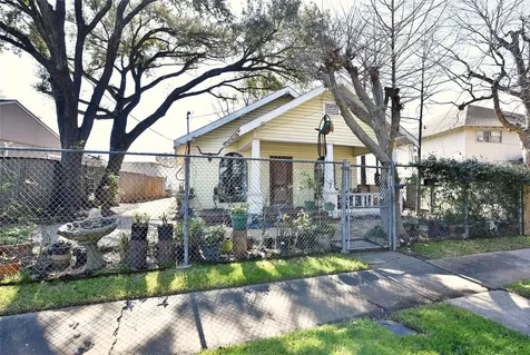 4104 Walker Street Houston TX 77023