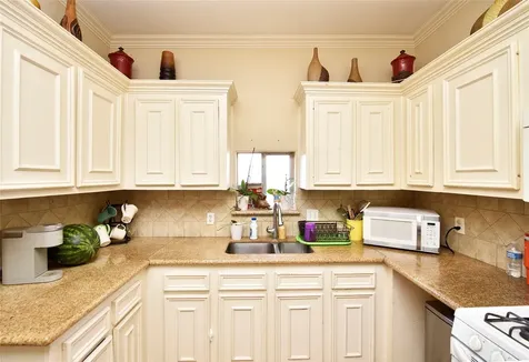 4104 Walker Street Houston TX 77023