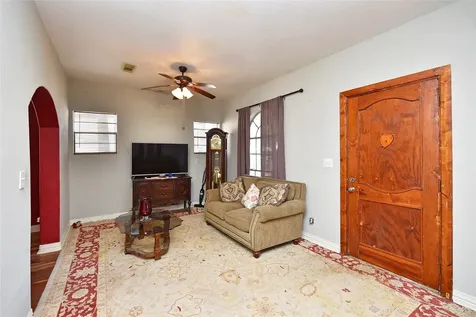 4104 Walker Street Houston TX 77023