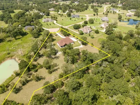 10222 Wessex Bend Iola TX 77861