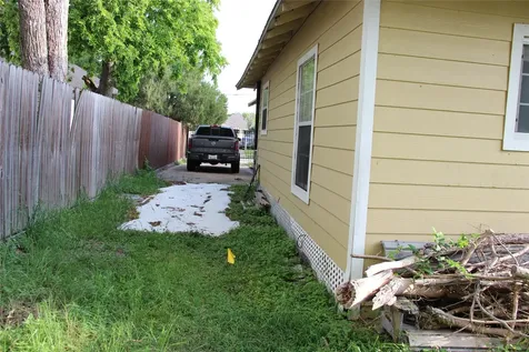 7107 Avenue I Houston TX 77011