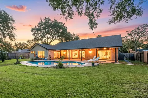 303 Narcissus Street Lake Jackson TX 77566