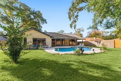 303 Narcissus Street Lake Jackson TX 77566
