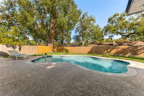 303 Narcissus Street Lake Jackson TX 77566