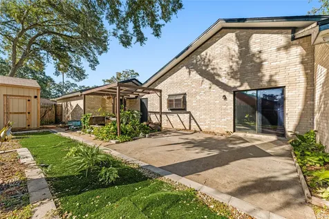 303 Narcissus Street Lake Jackson TX 77566