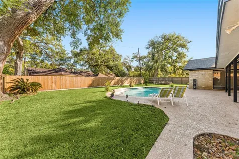 303 Narcissus Street Lake Jackson TX 77566