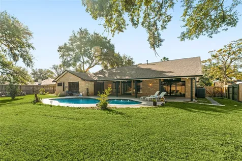 303 Narcissus Street Lake Jackson TX 77566