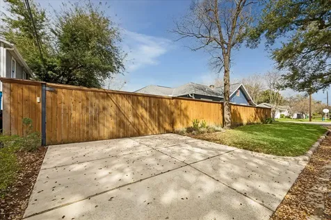 1102 E 14th Street Houston TX 77009