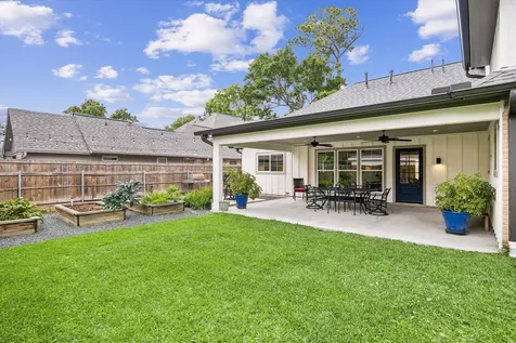 1059 Candlelight Lane Houston TX 77018