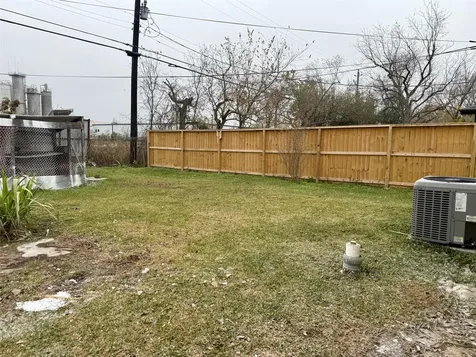6743 Crestmont Street Houston TX 77033