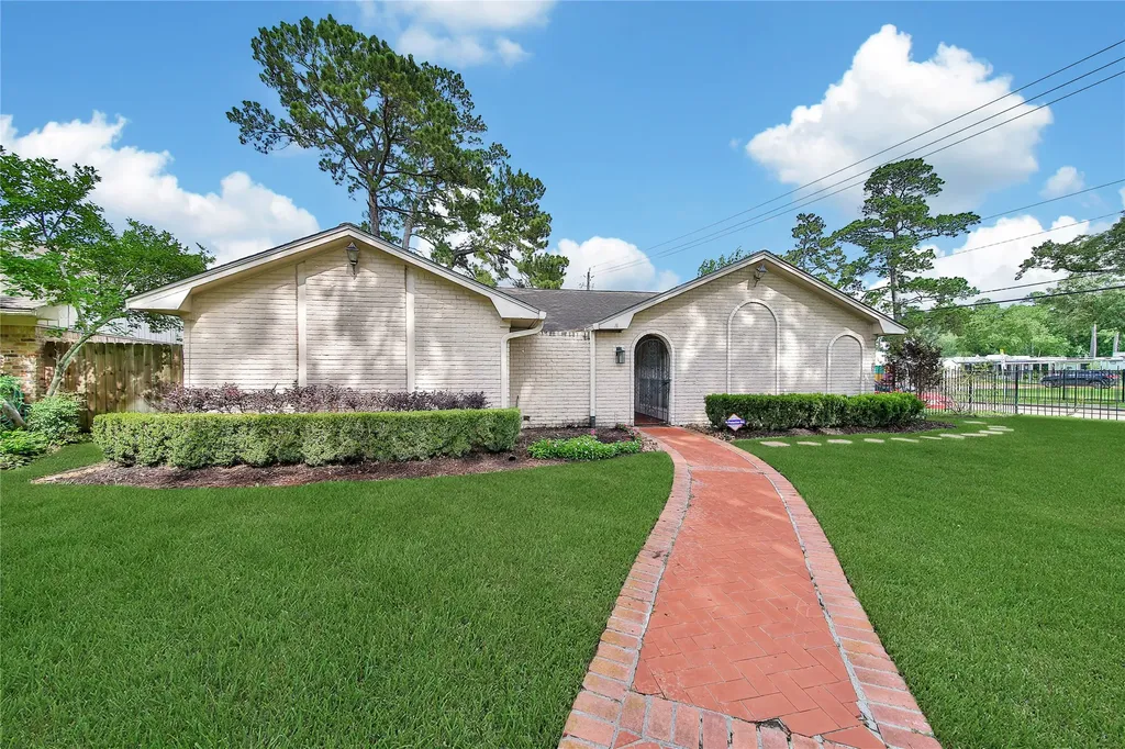 4902 Dunsmere Street Houston TX 77018