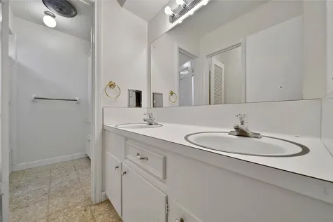 4902 Dunsmere Street Houston TX 77018