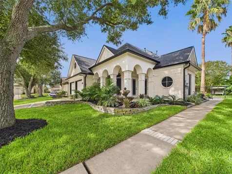 203 Las Brisas Street Kemah TX 77565