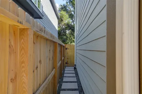 955 Ringold Street Houston TX 77088