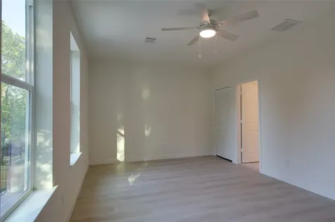955 Ringold Street Houston TX 77088